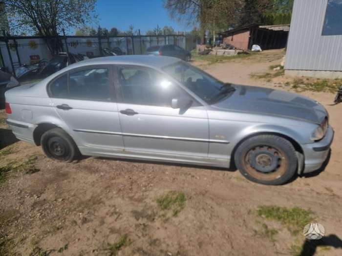 BMW 320