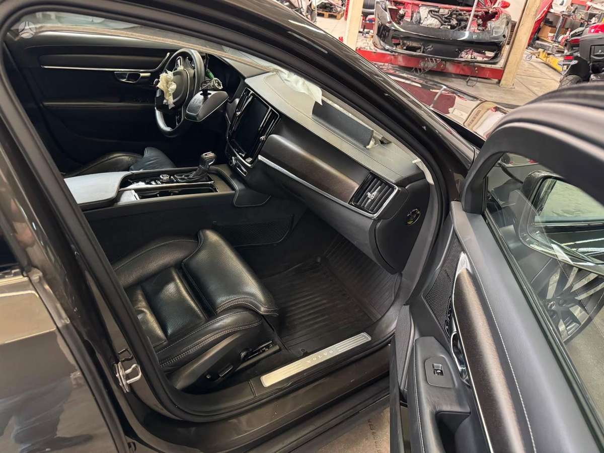 Volvo V90 Cross Country - 9