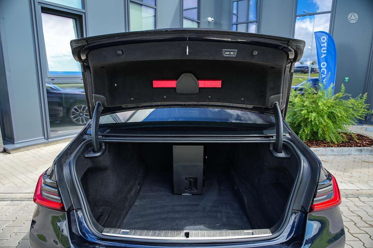 BMW 730, 3.0 l., Седан