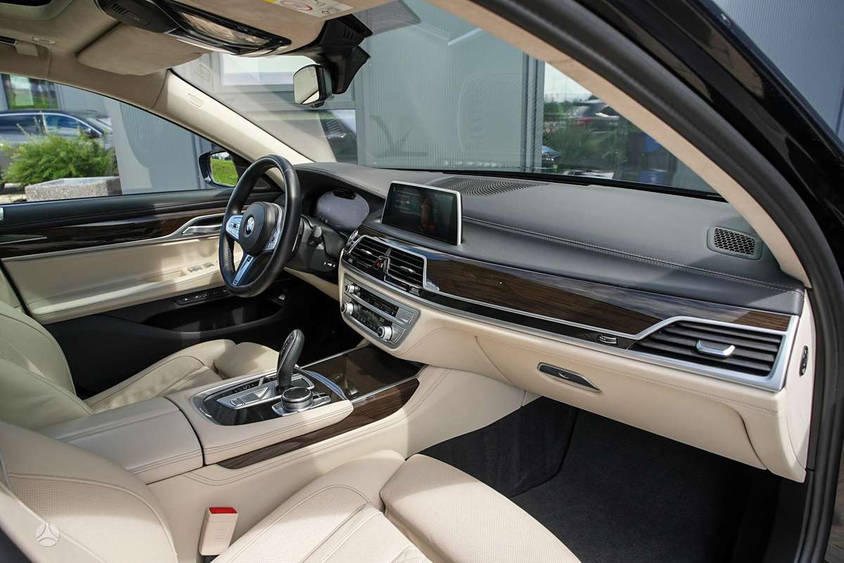 BMW 730, 3.0 l., Седан