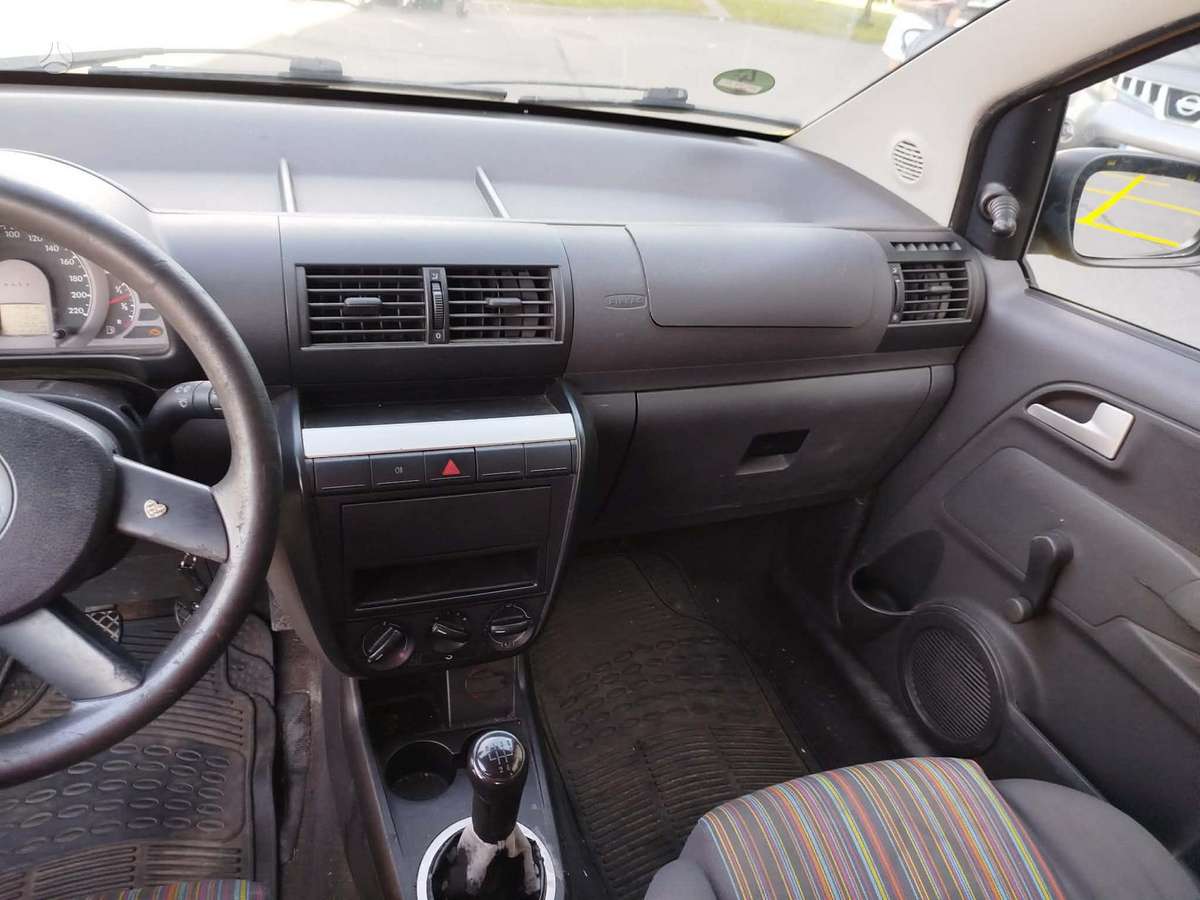 Volkswagen Fox - 3