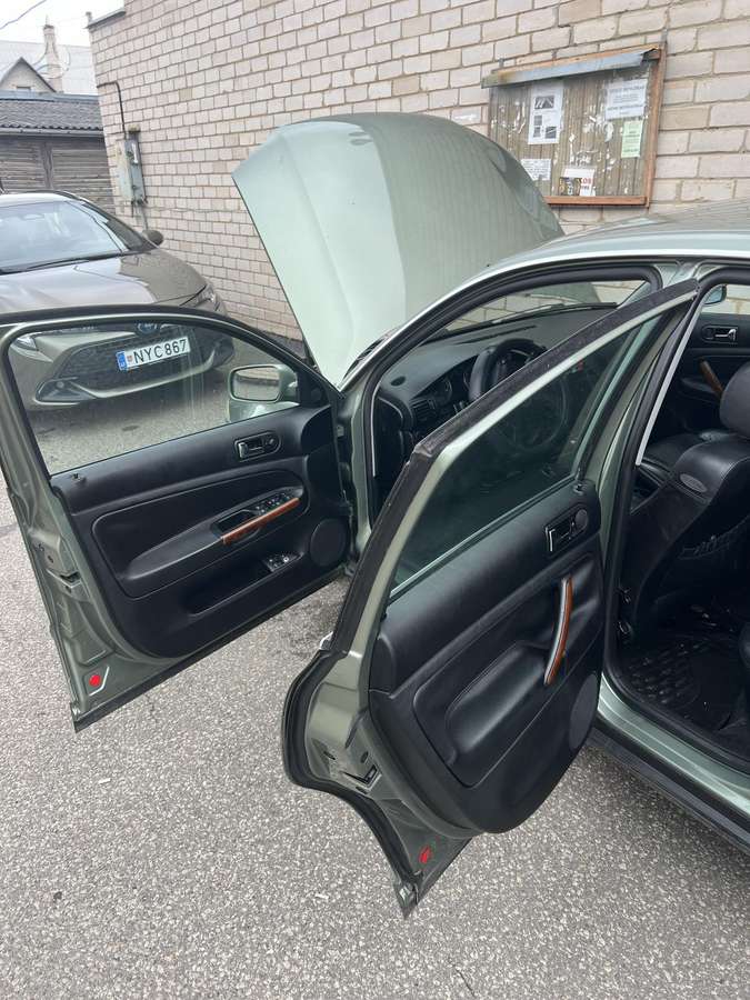 Volkswagen Passat - 2