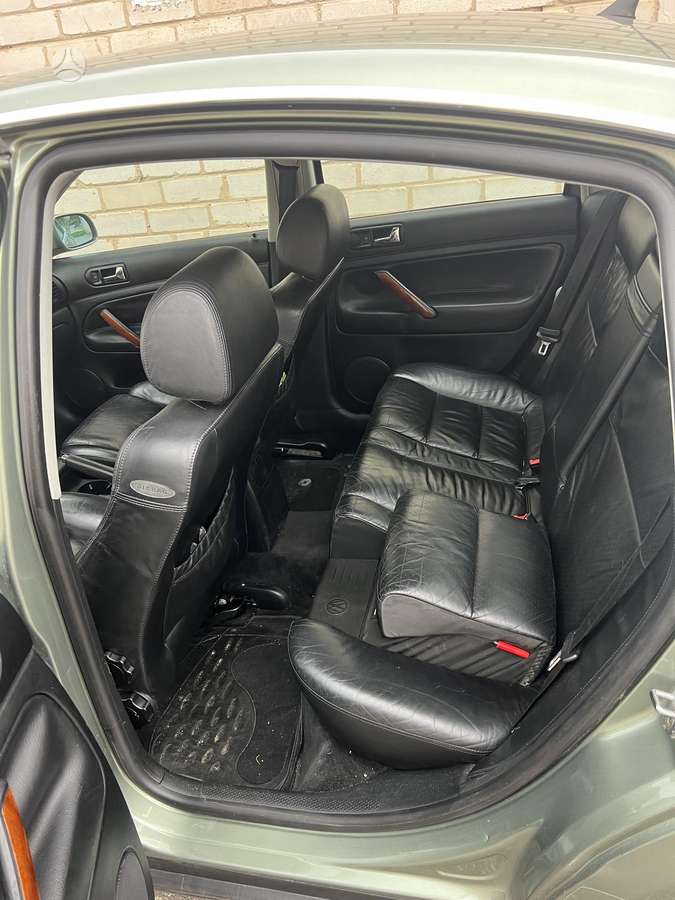 Volkswagen Passat - 8