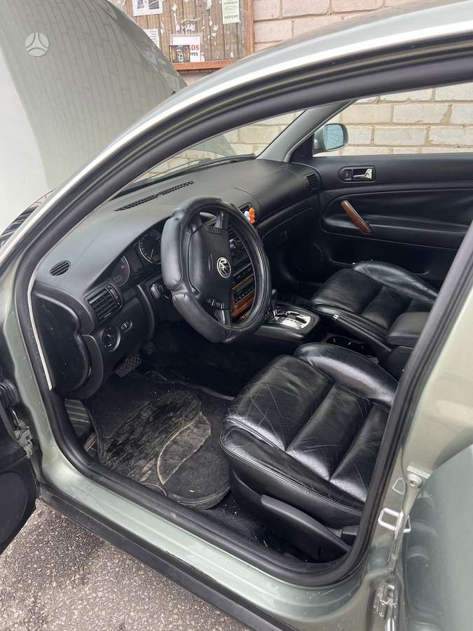 Volkswagen Passat - 10