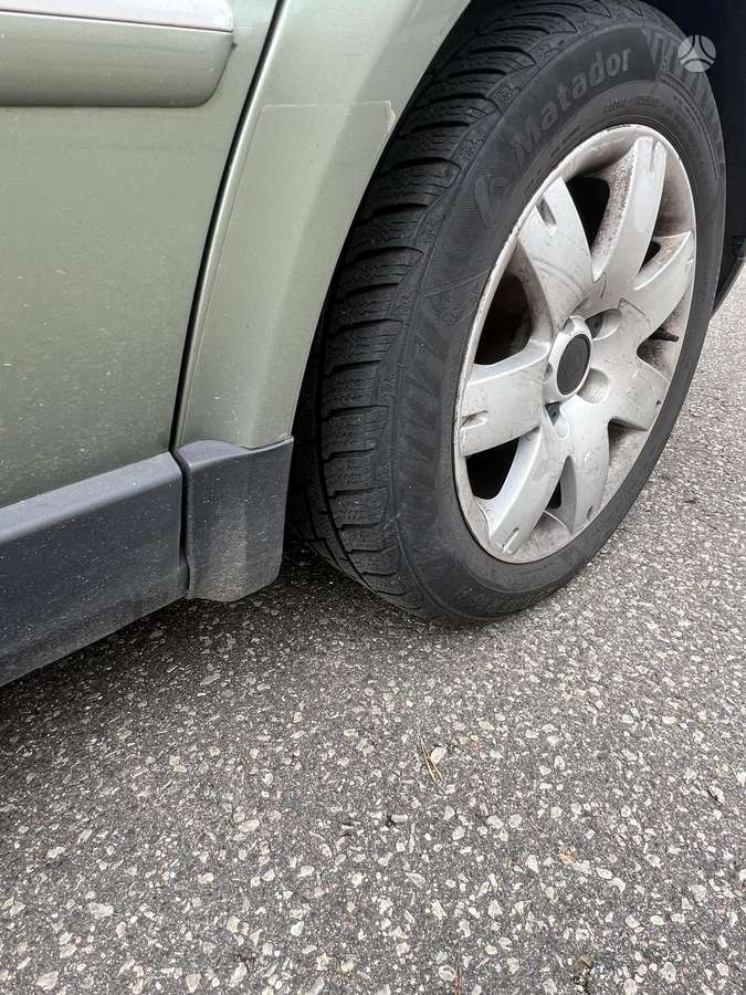 Volkswagen Passat - 12