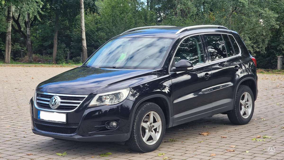 Volkswagen Tiguan - 1