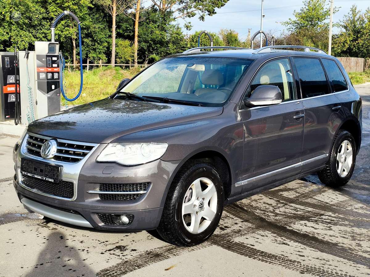 Volkswagen Touareg - 2