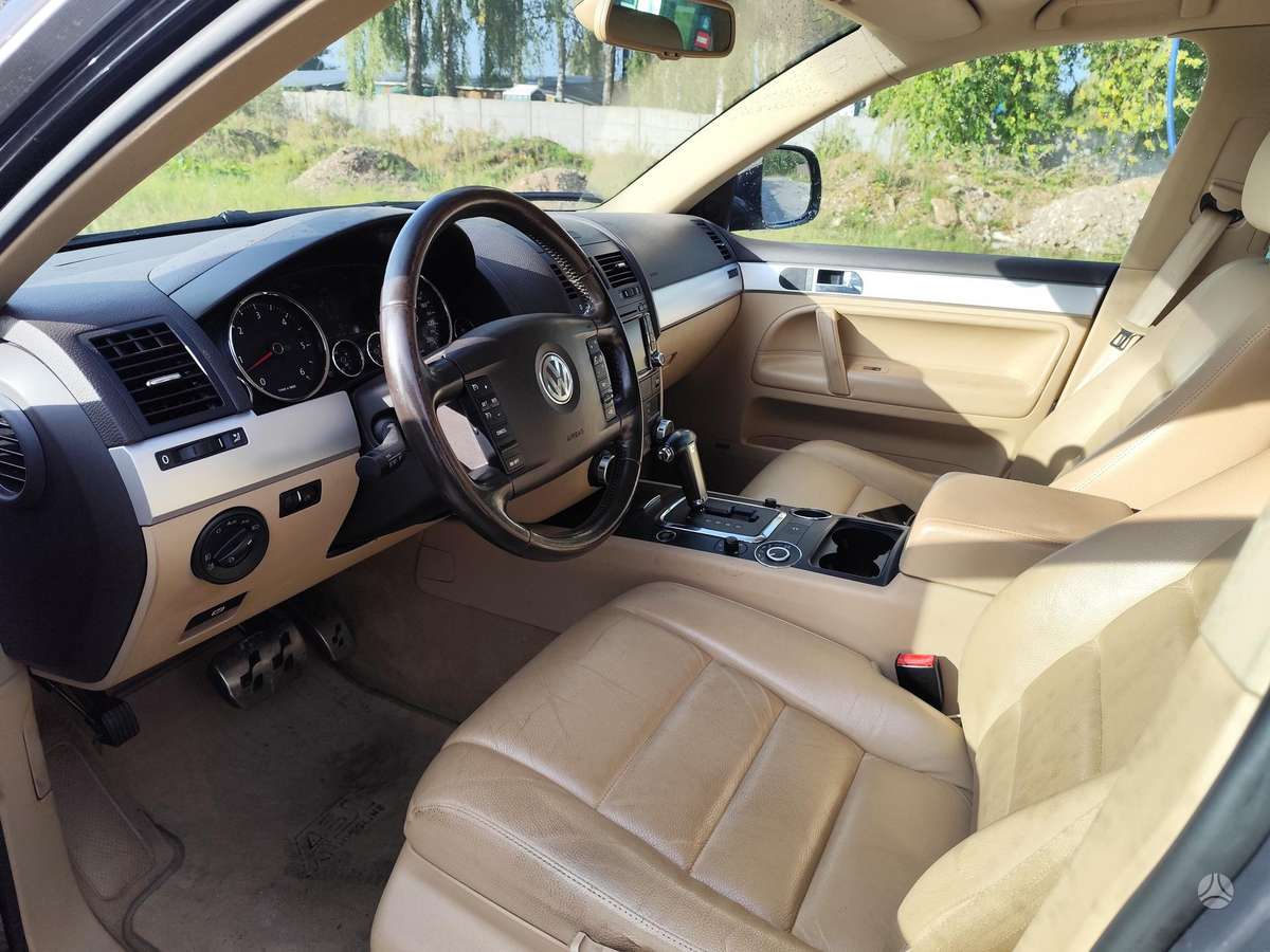 Volkswagen Touareg - 8