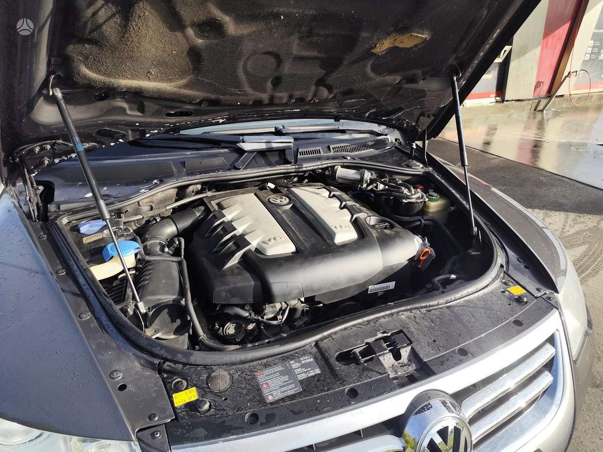 Volkswagen Touareg - 12