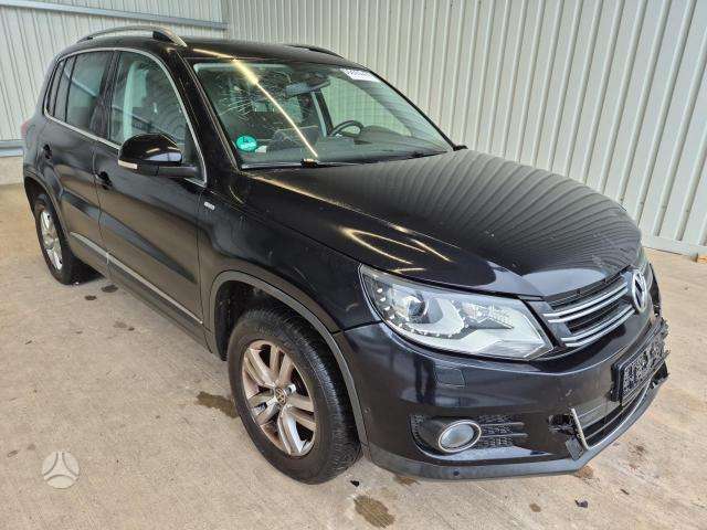 Volkswagen Tiguan - 1