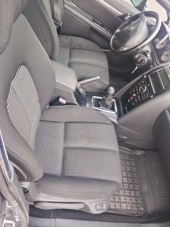 Peugeot 407 - 11