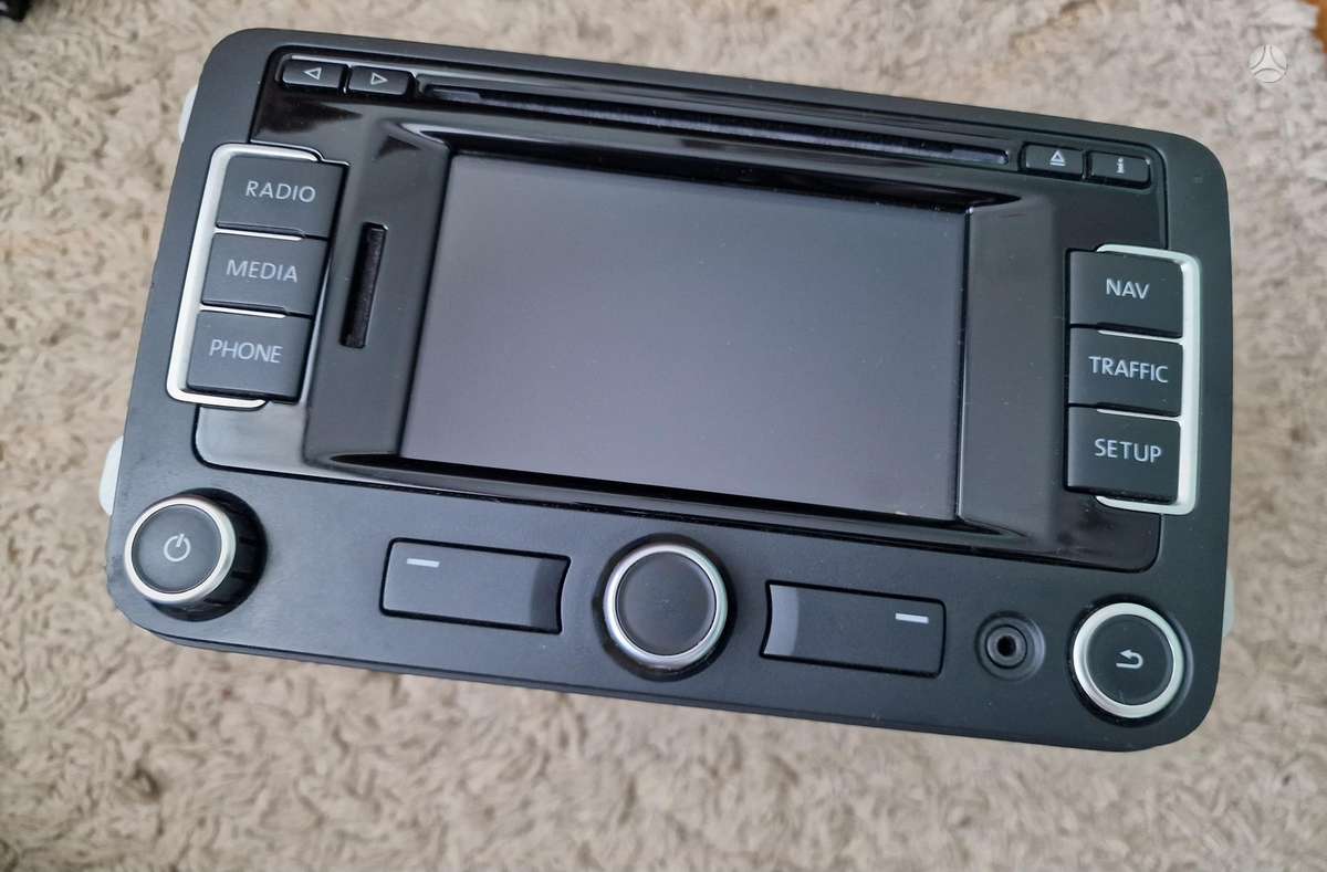 Volkswagen RNS315 DAB, multimedia and navigation