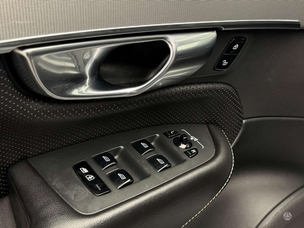 Volvo XC90 - 10