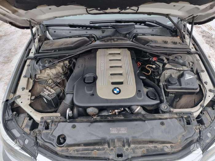 BMW 525