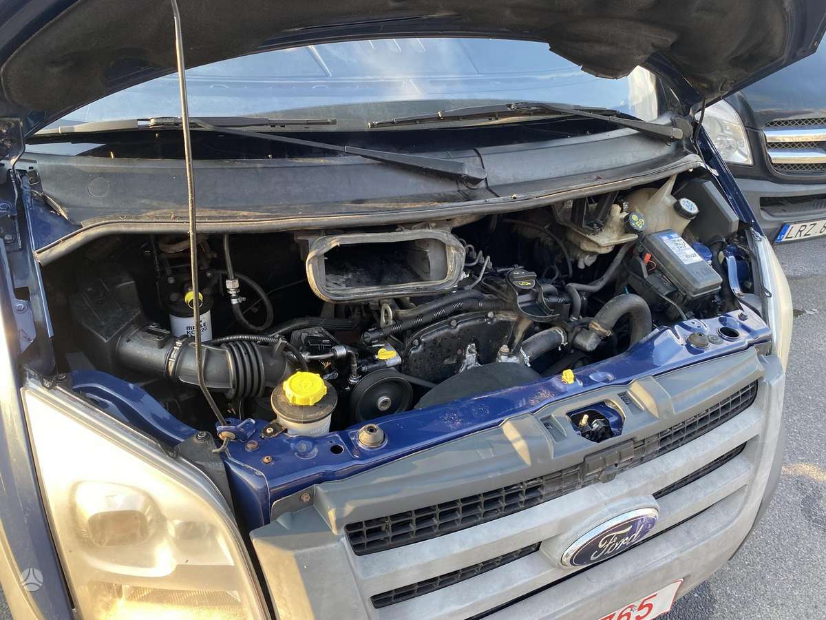 Ford Transit, kita