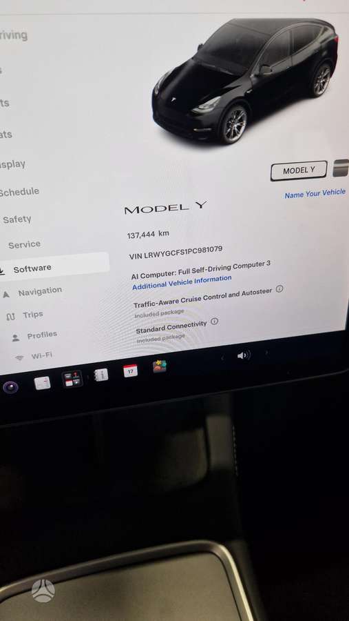 Tesla Model Y - 2