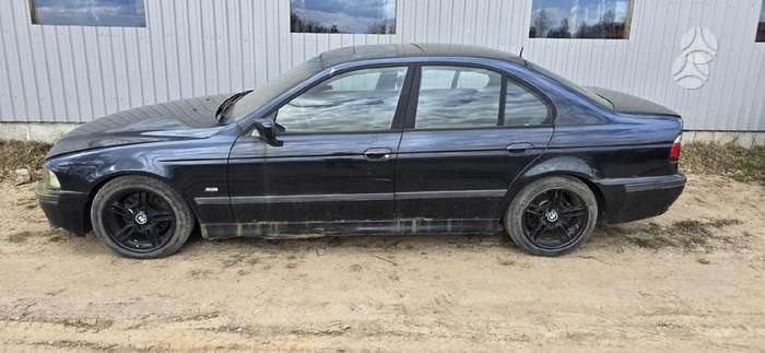 BMW 530