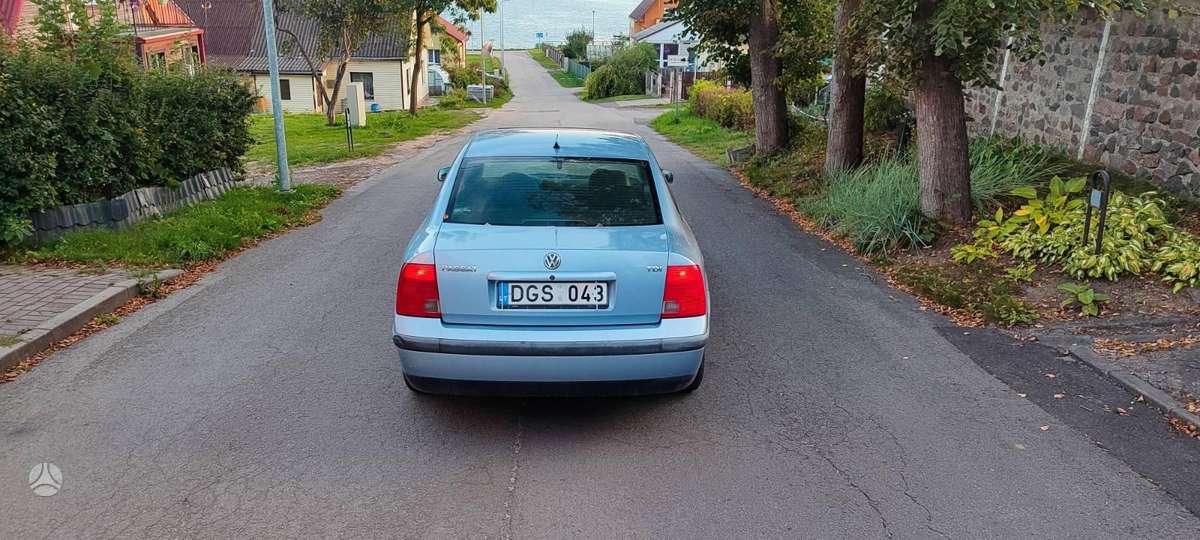 Volkswagen Passat - 4