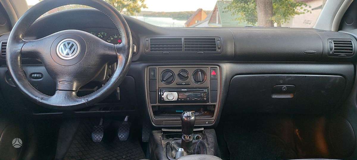 Volkswagen Passat - 8