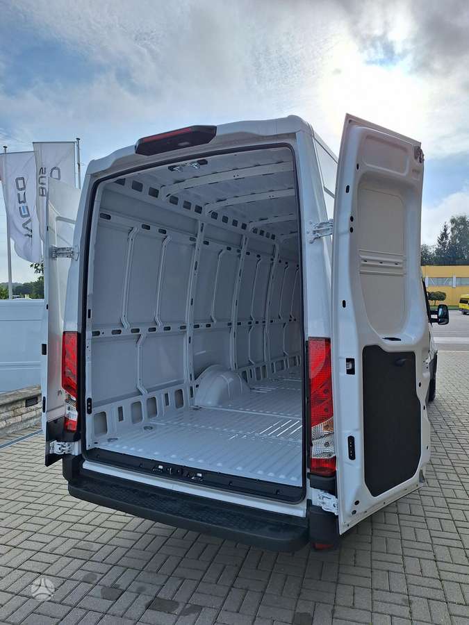 Iveco Daily, 3.0 l., cargo van