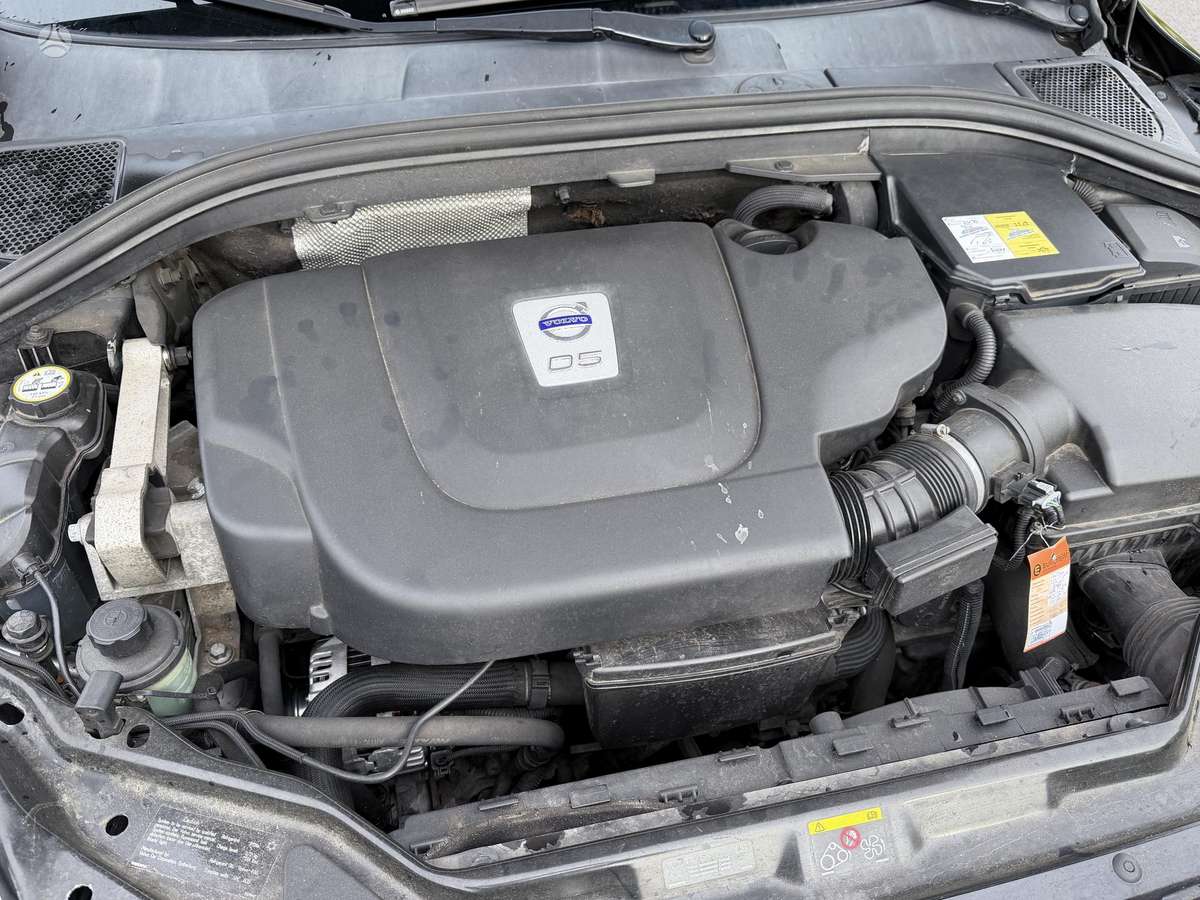 Volvo XC60, 2.4 l., off-road / crossover