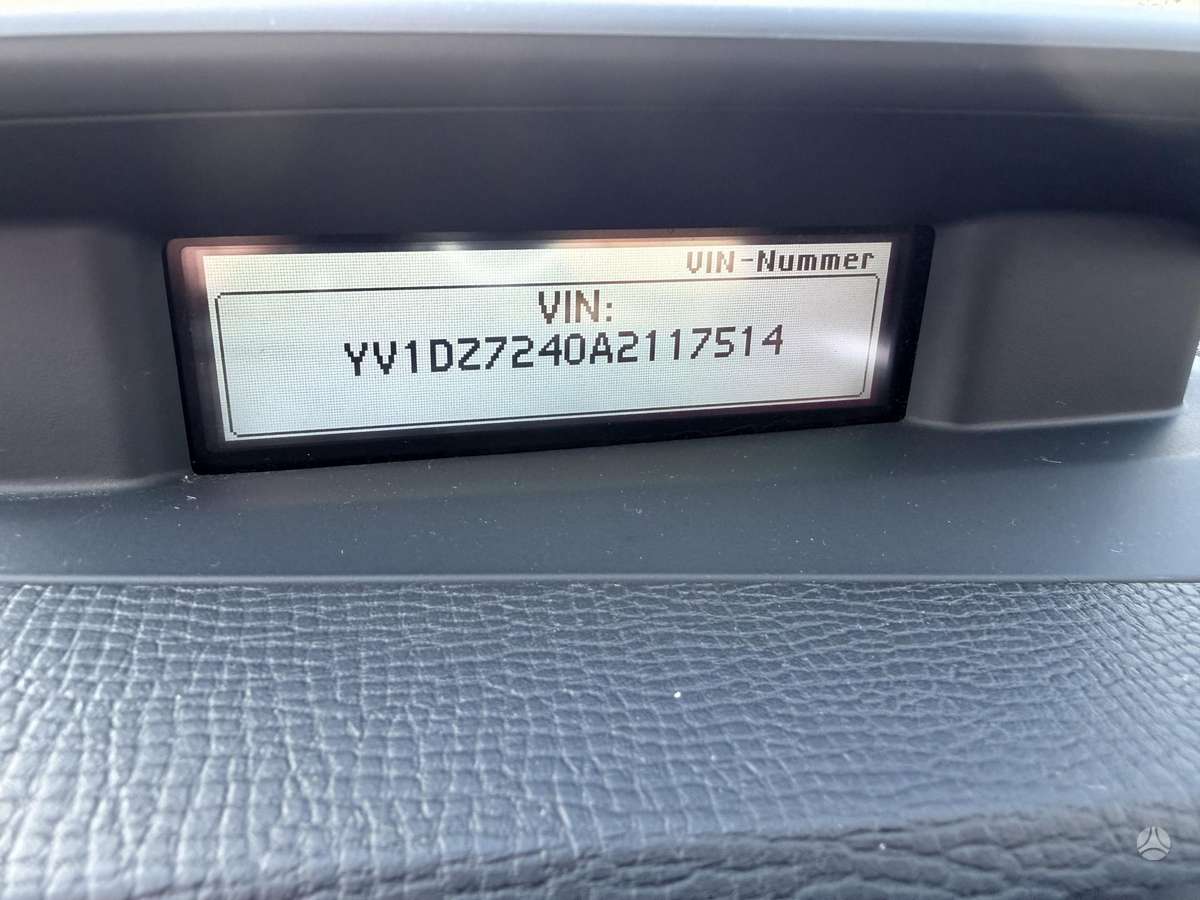 Volvo XC60, 2.4 l., off-road / crossover