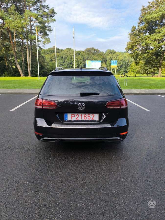 Volkswagen Golf - 6