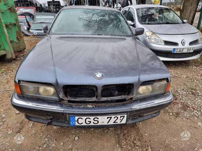 BMW 728