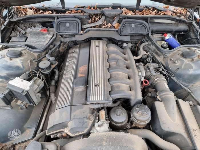 BMW 728