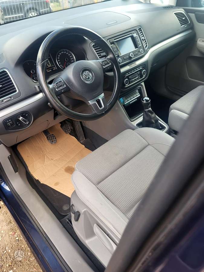 Volkswagen Sharan - 8