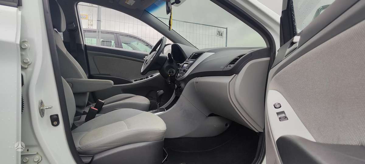 Hyundai Accent, 1.6 l., Хэтчбек