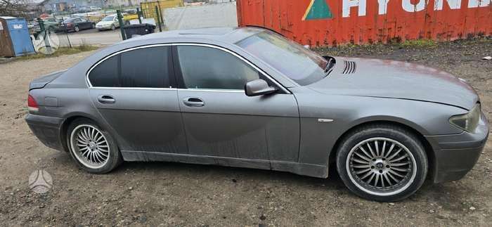 BMW 730