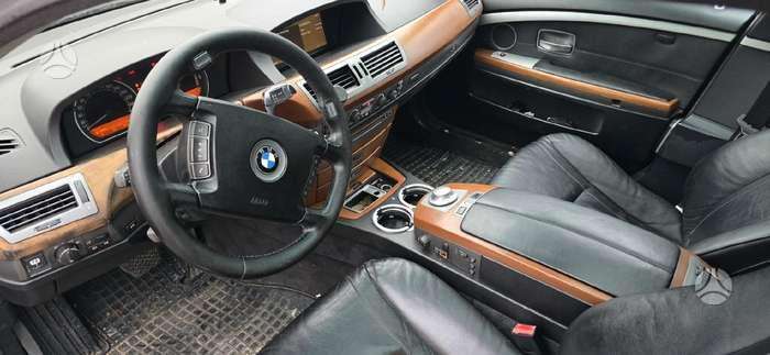 BMW 730