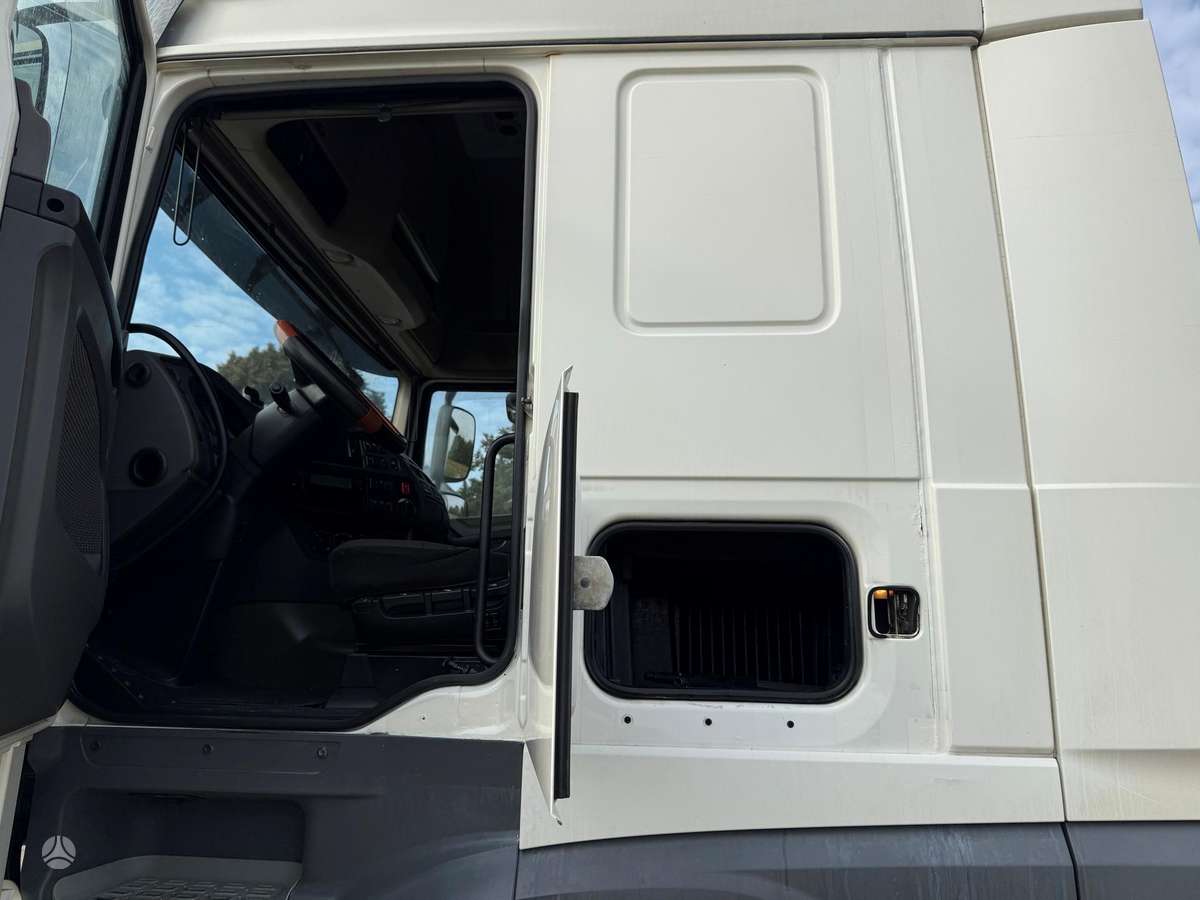 DAF XF 106, 2 miegamosios vietos