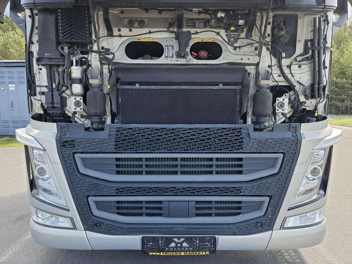 Volvo FH500 XL MEGA, double sleeper