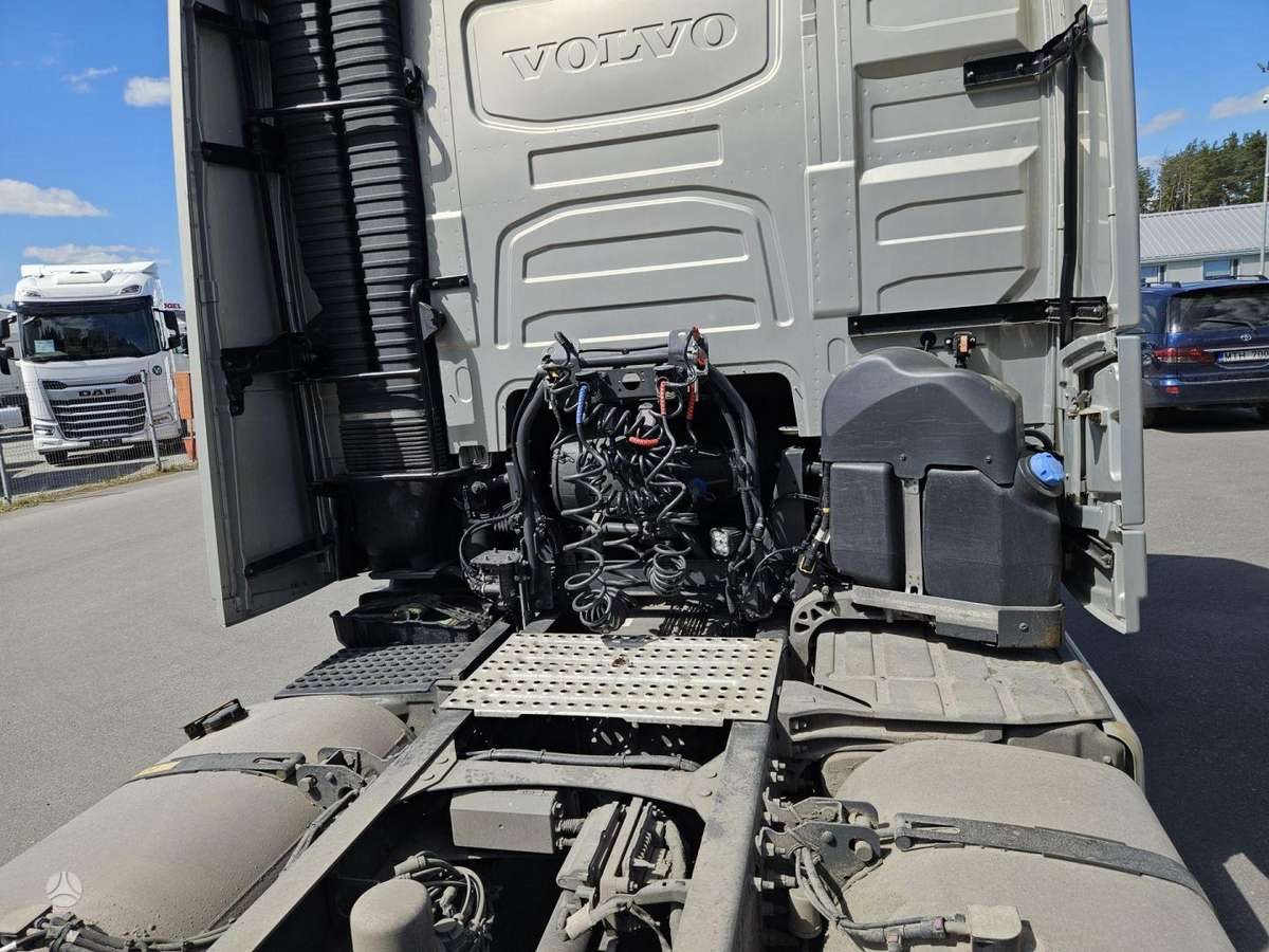 Volvo FH500 XL MEGA, double sleeper