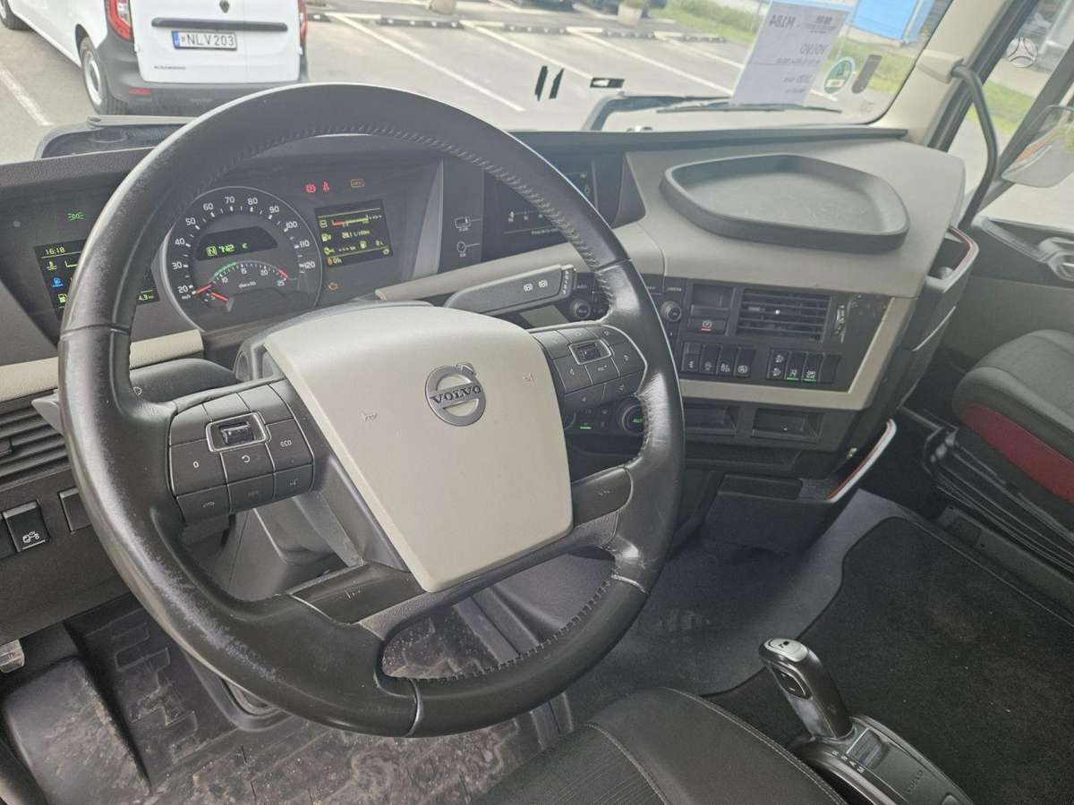 Volvo FH 500 XL MEGA, double sleeper