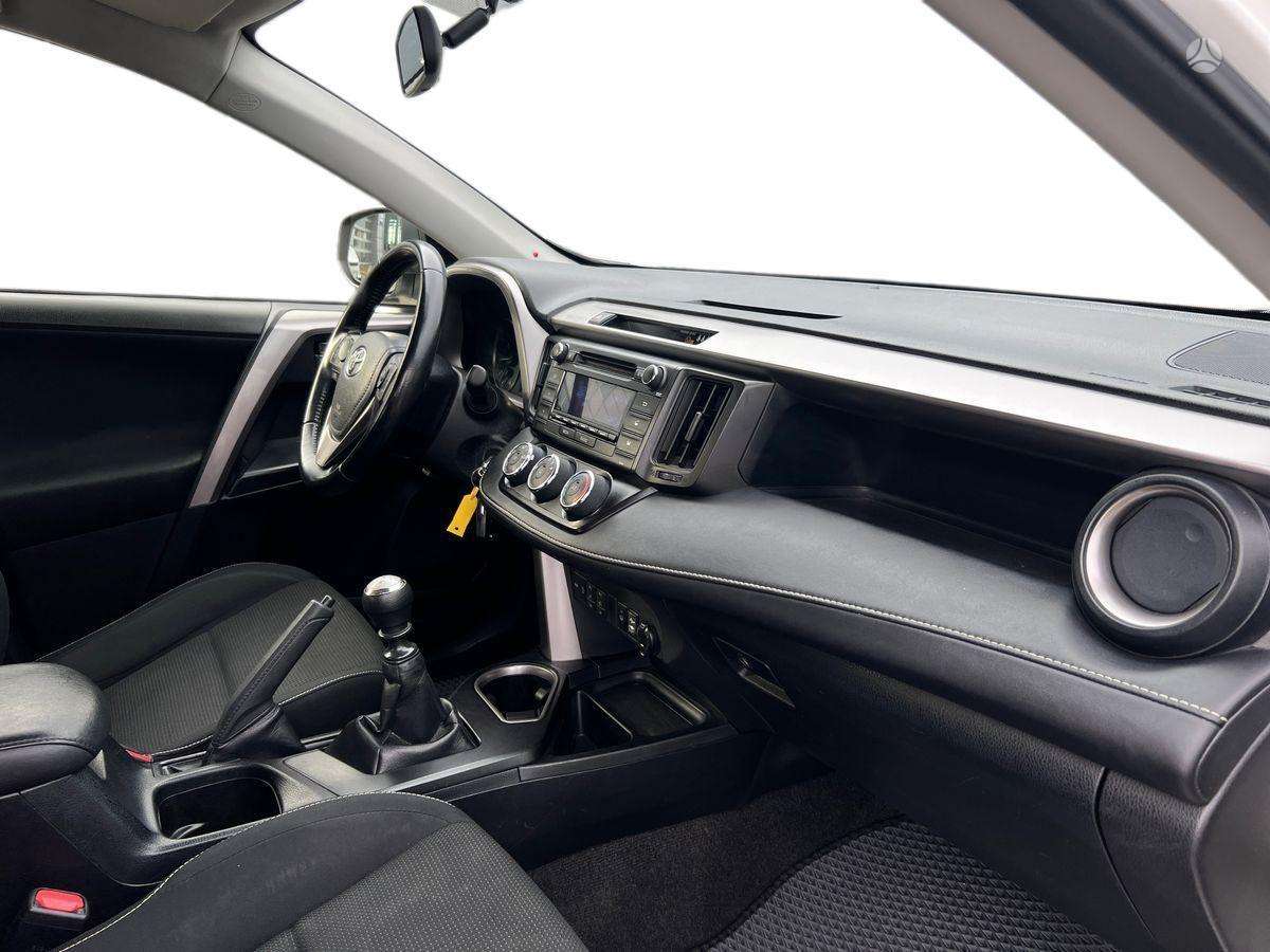 Toyota RAV4 - 6