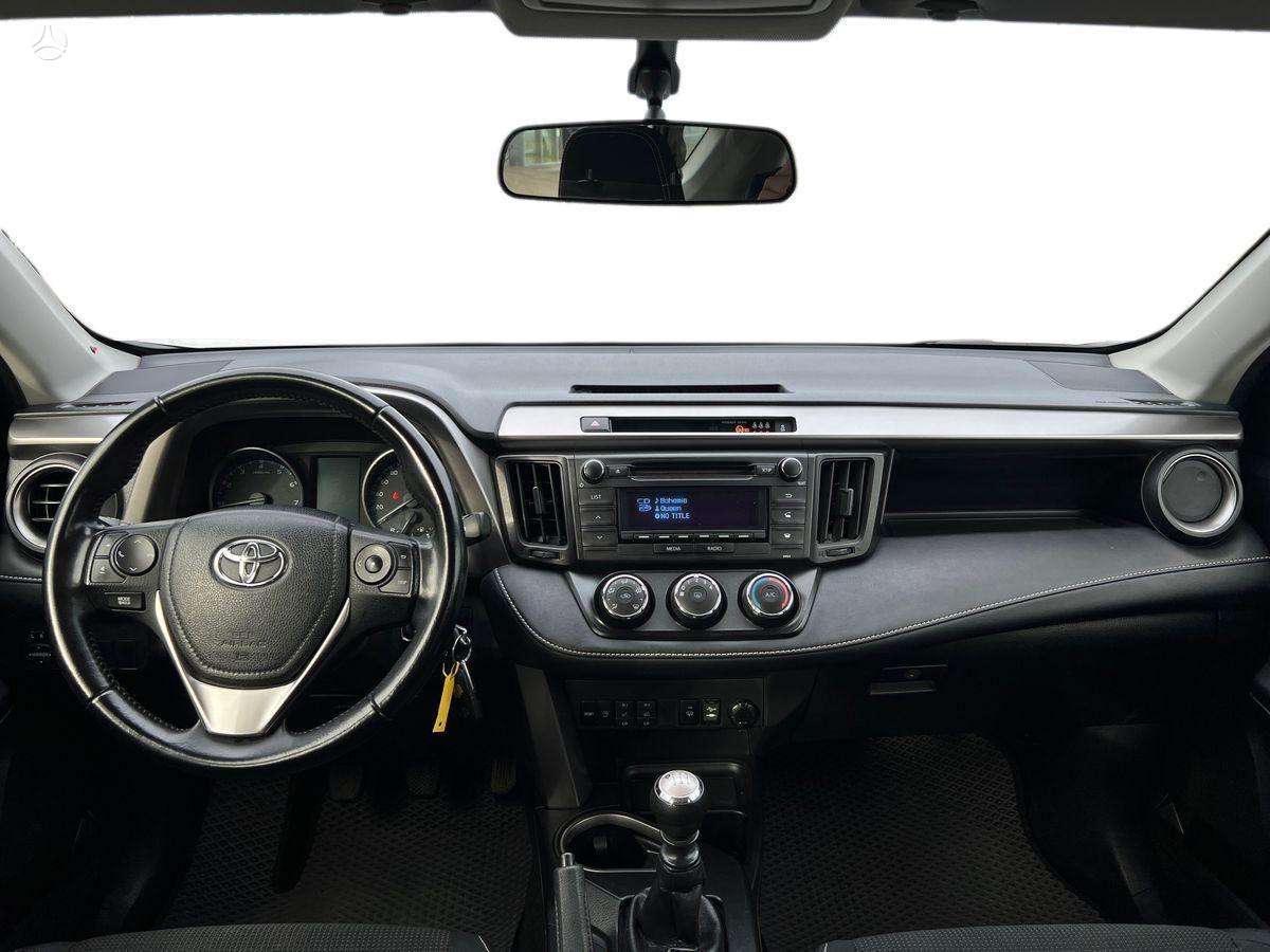 Toyota RAV4 - 8