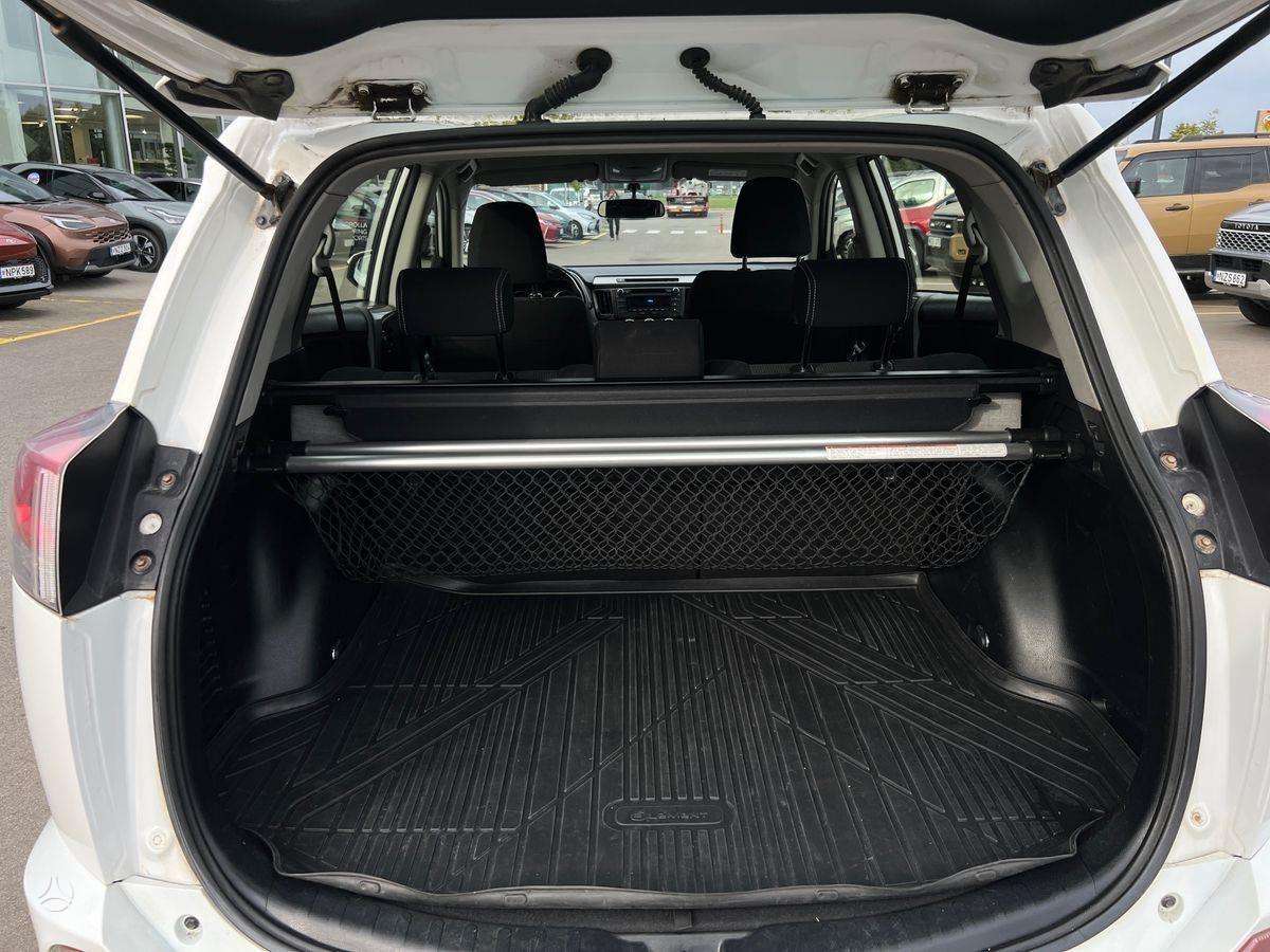 Toyota RAV4 - 10