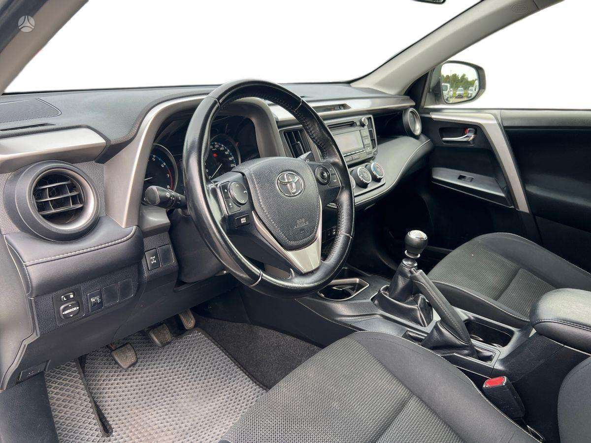 Toyota RAV4 - 11