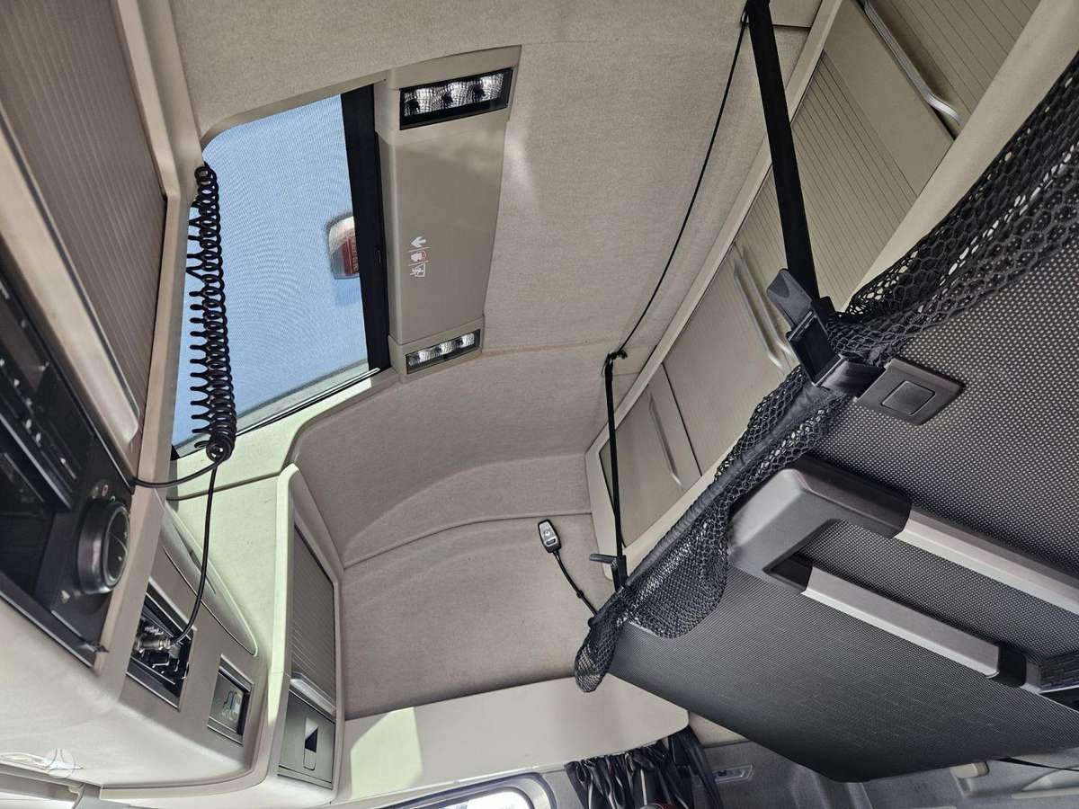 Volvo FH 500 XL MEGA, double sleeper