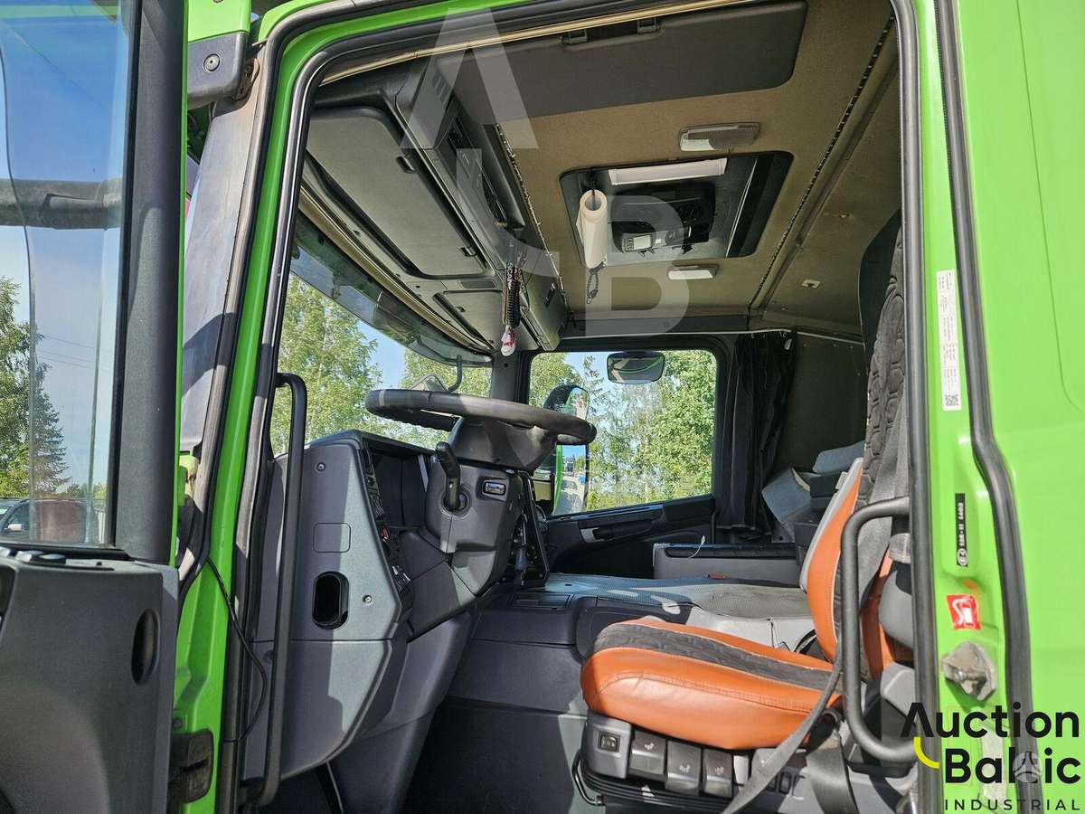 Scania P420LB, kita