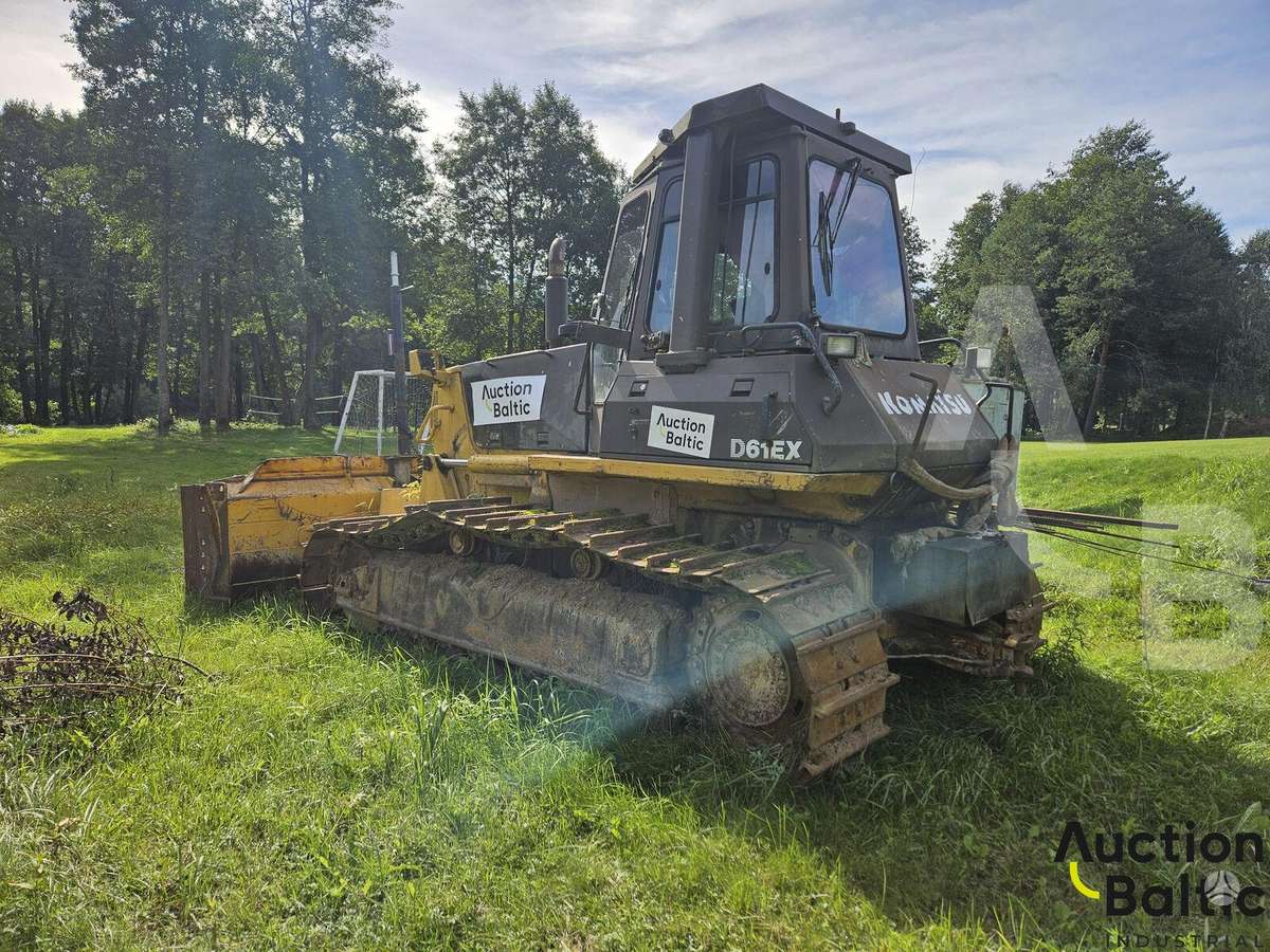 Komatsu D61EX-12, bulldozer