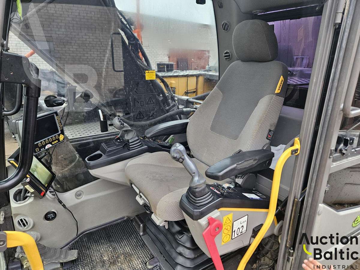Volvo EC220EL, экскаваторы