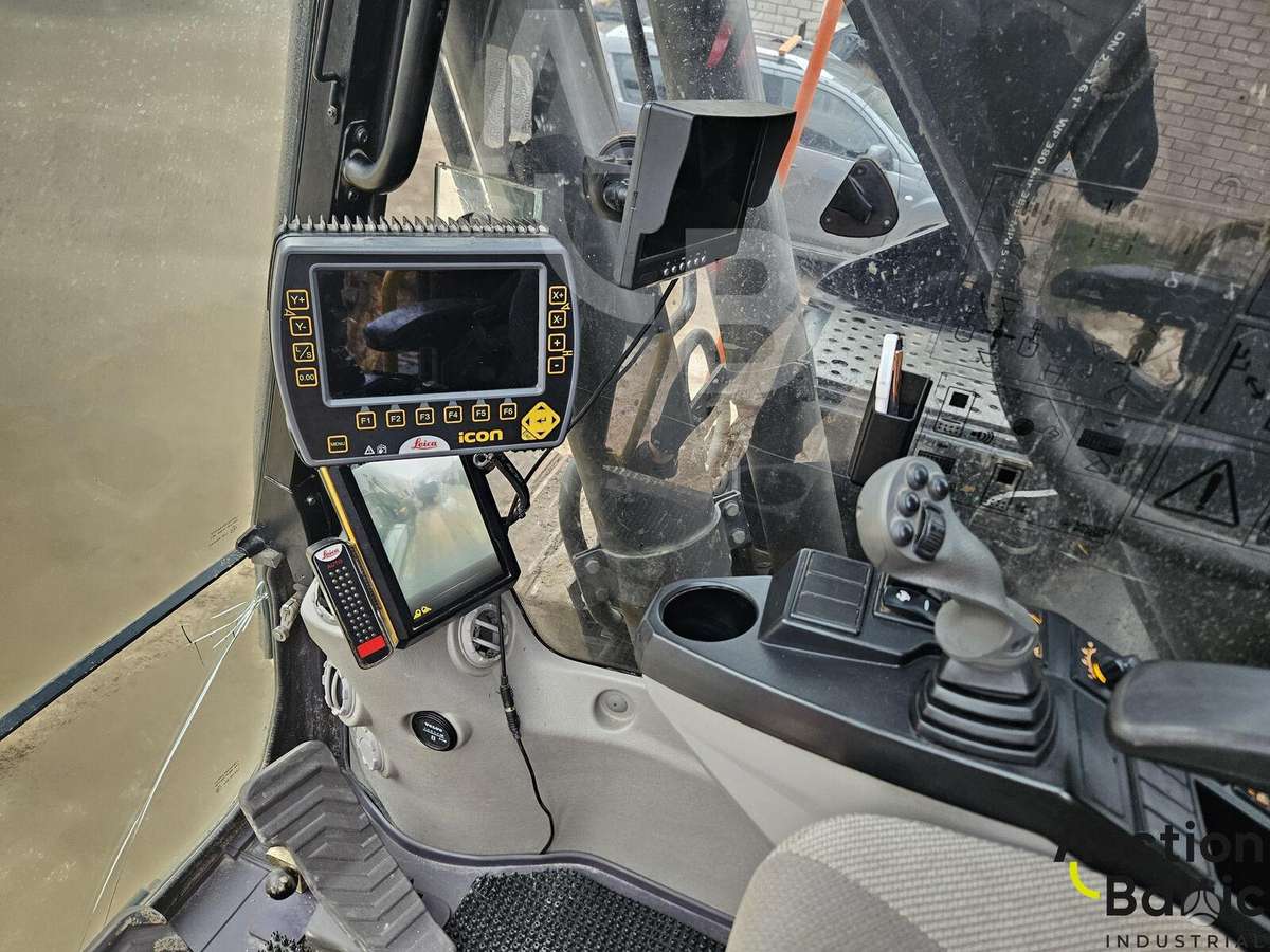 Volvo EC220EL, экскаваторы