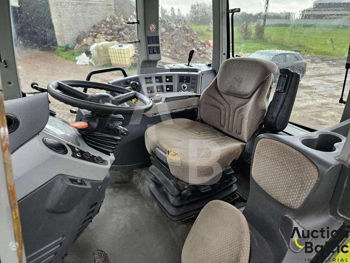 Claas Axion 830, tractors