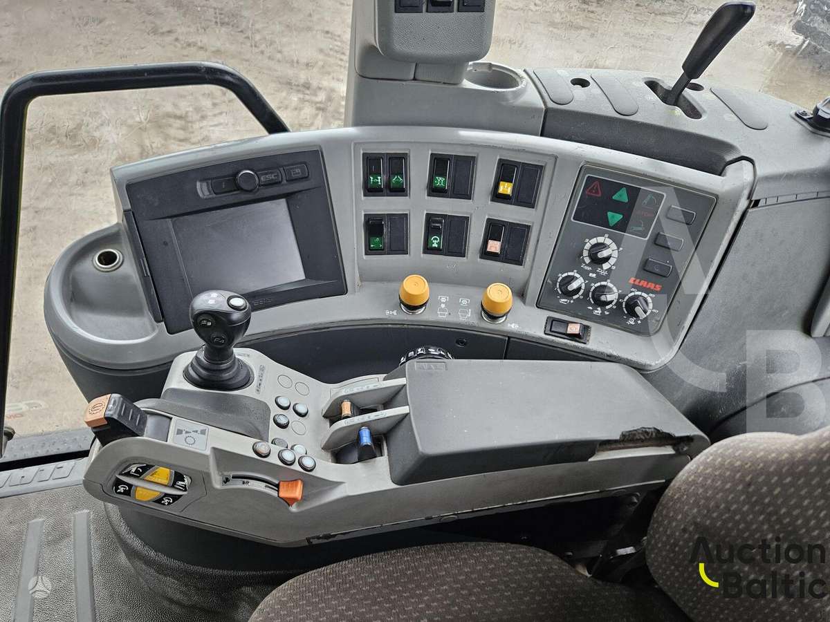 Claas Axion 830, тракторы