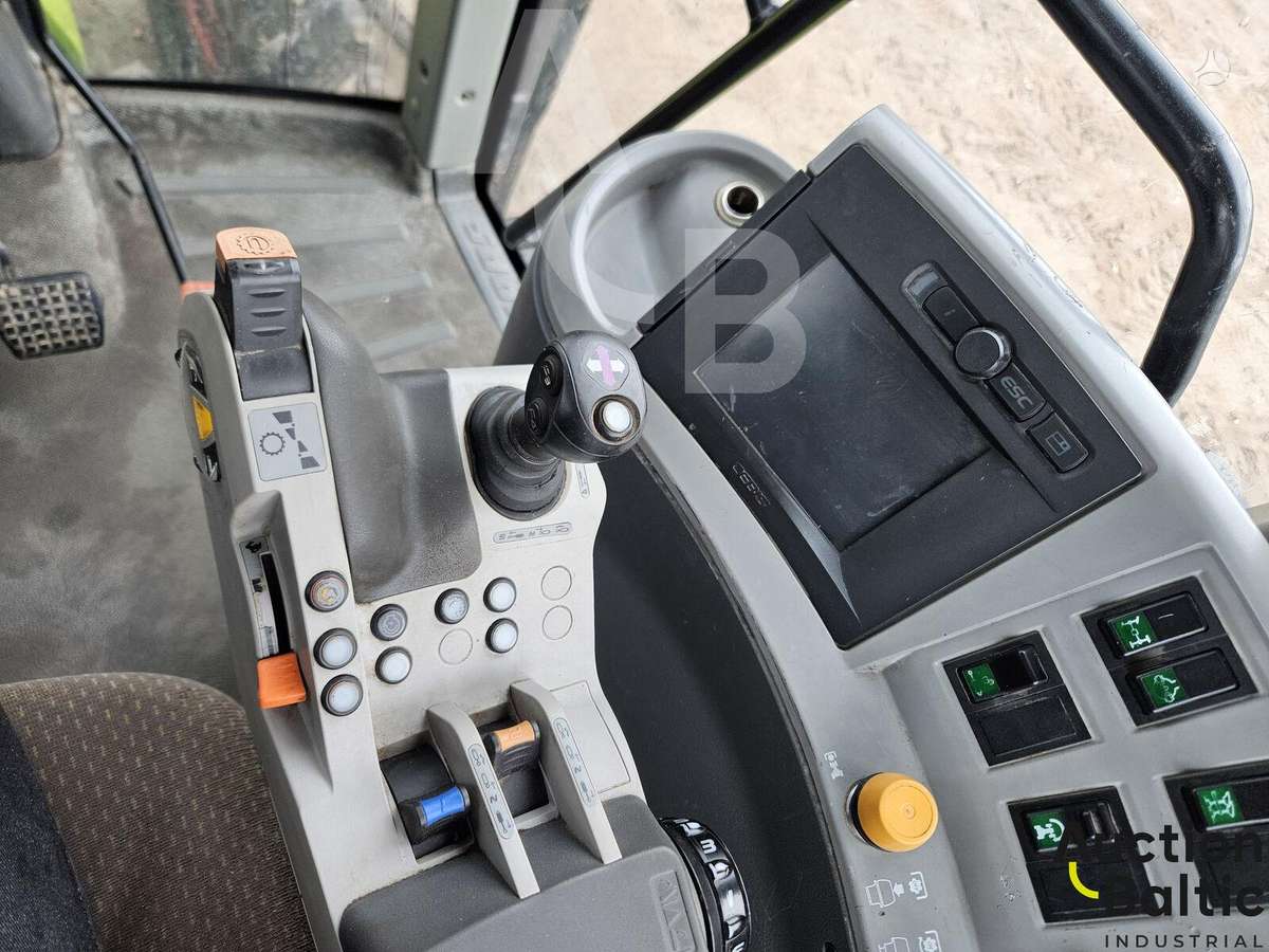 Claas Axion 830, тракторы