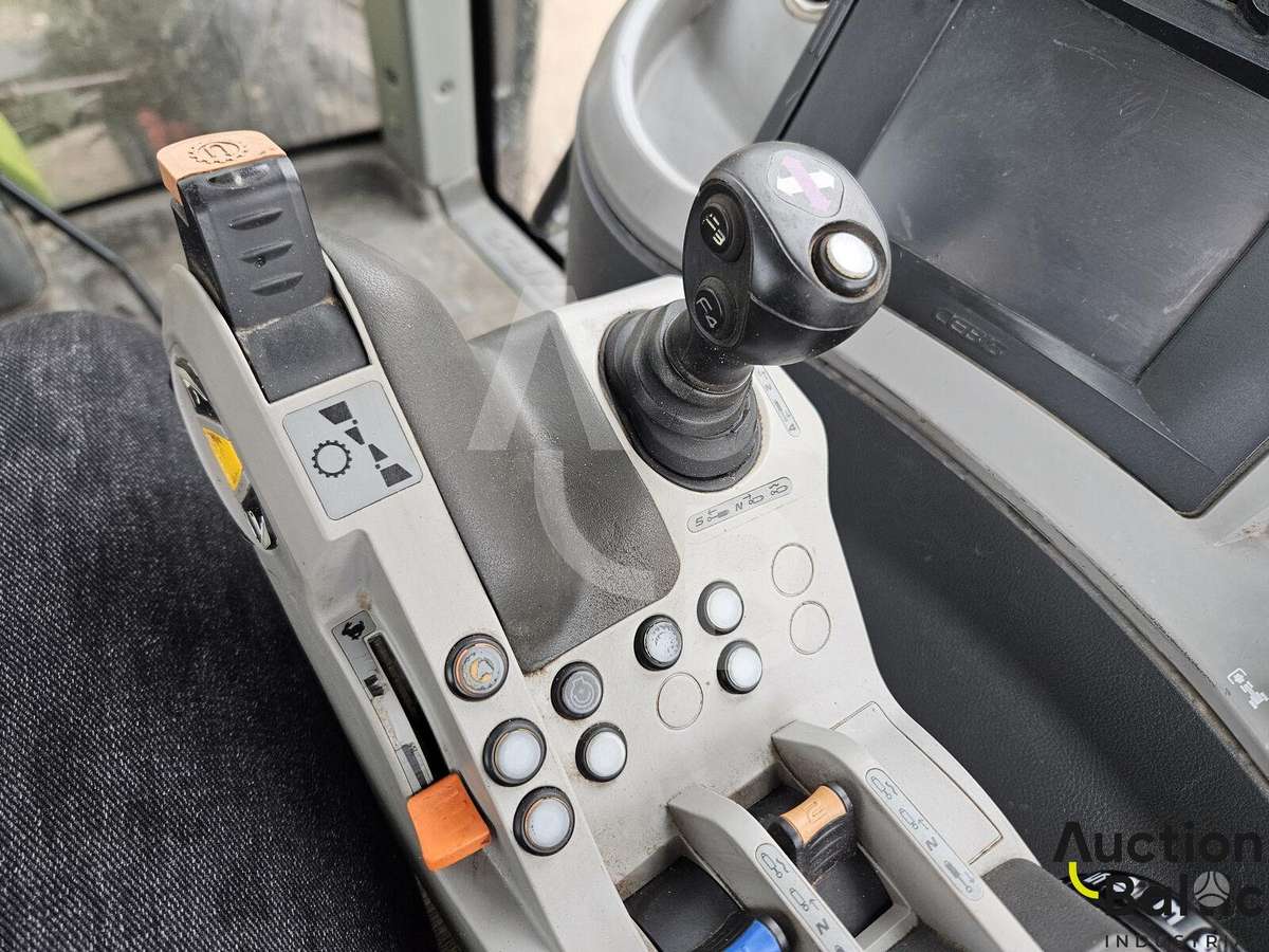 Claas Axion 830, тракторы